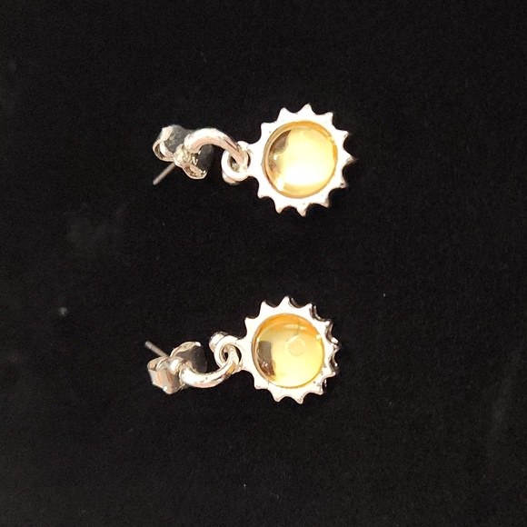 Avon - Picture 4 of 5